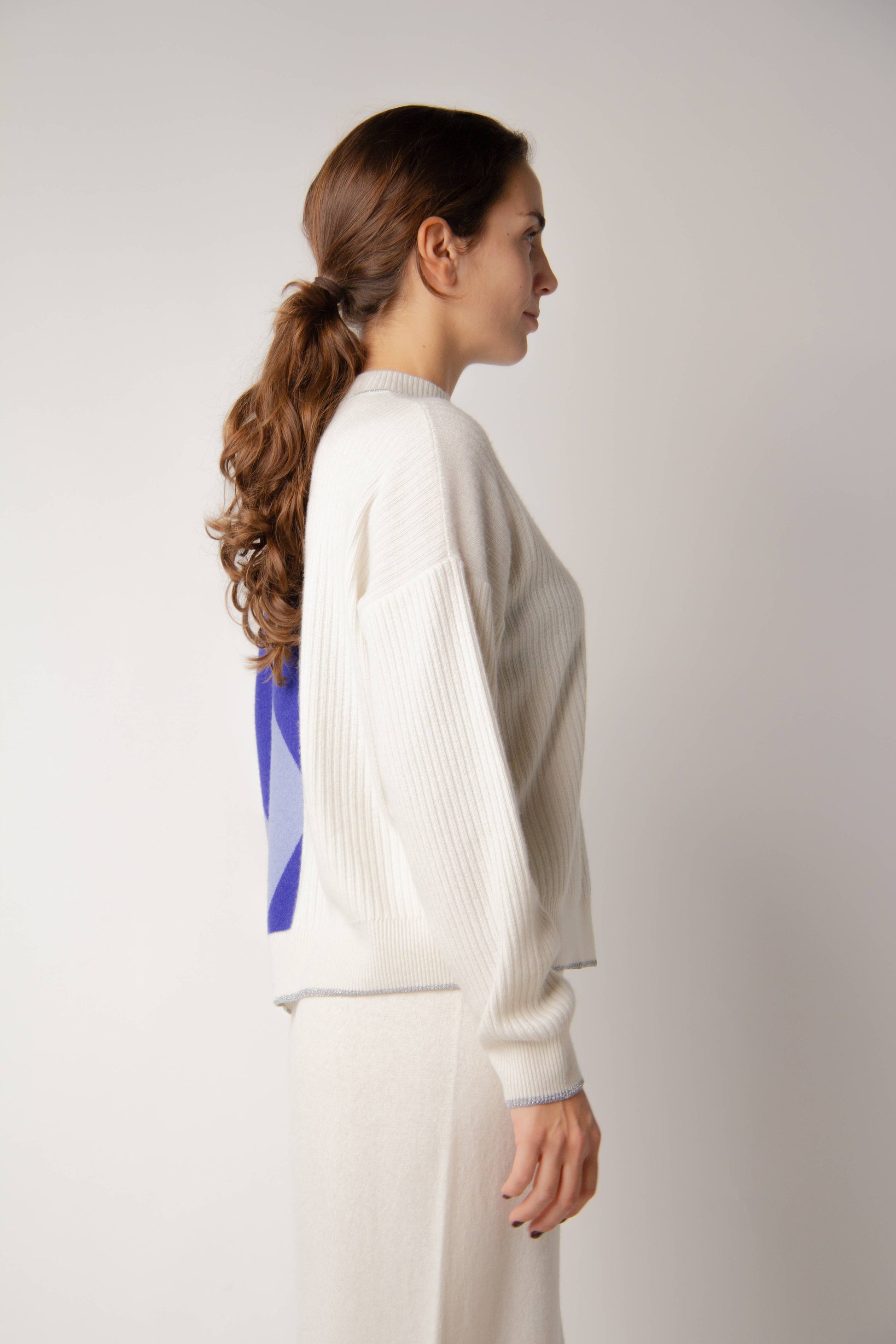 Maglione destrutturato in misto cashmere con intarsio a rombi