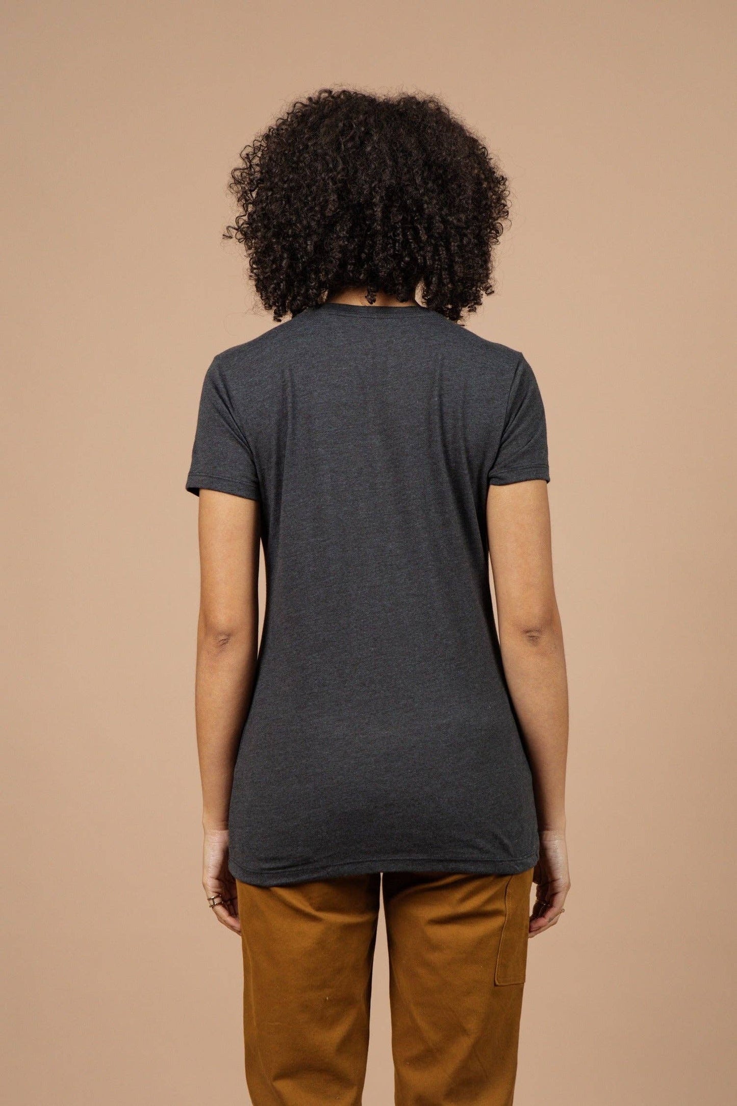 T-shirt donna con stampa Arch in charcoal