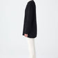 Cardigan lungo nero con bottoni dorati e colletto a contrasto