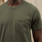 T-shirt sostenibile con taschino in jersey riciclato verde oliva