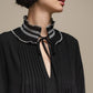 Abito corto nero in chiffon con colletto ricamato
