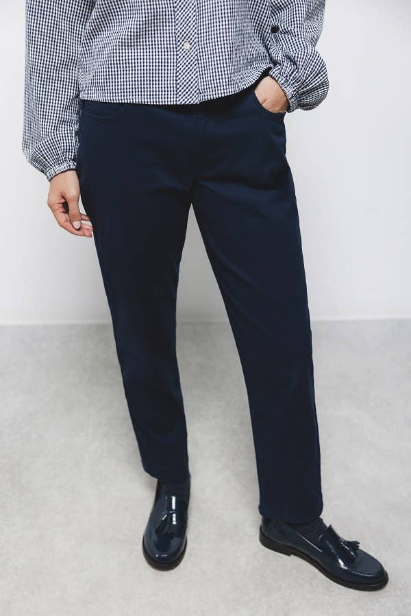 Pantaloni dritti essenziali in cotone stretch