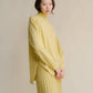 Maglione leggero dolcevita in misto cashmere con spacchi laterali