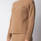 Maglione a collo alto in misto cashmere con trecce 3D