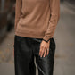Maglione dolcevita con profili a contrasto