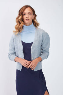 Cardigan in maglia a trecce con bottoni