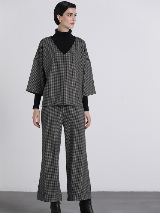 Felpa in maglia a micro quadretti con scollo a V