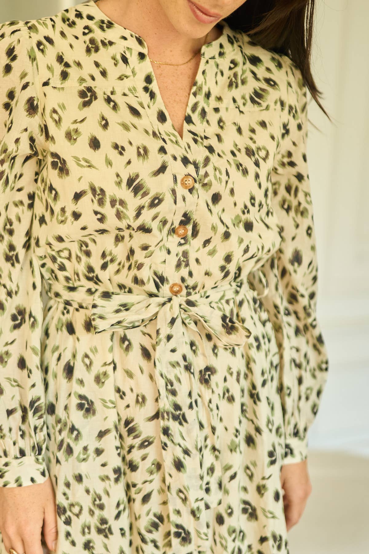 Abito midi in cotone con stampa animalier e cintura