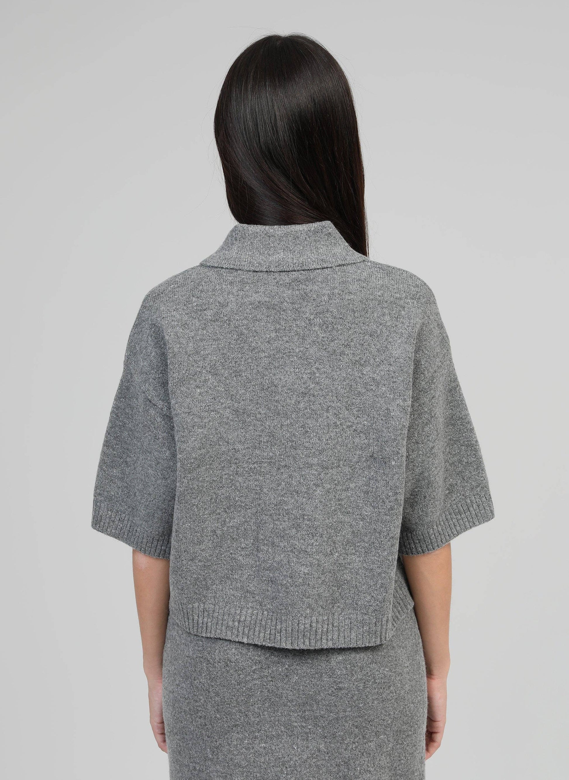 Maglione Norea grigio con colletto polo e bottoni gioiello