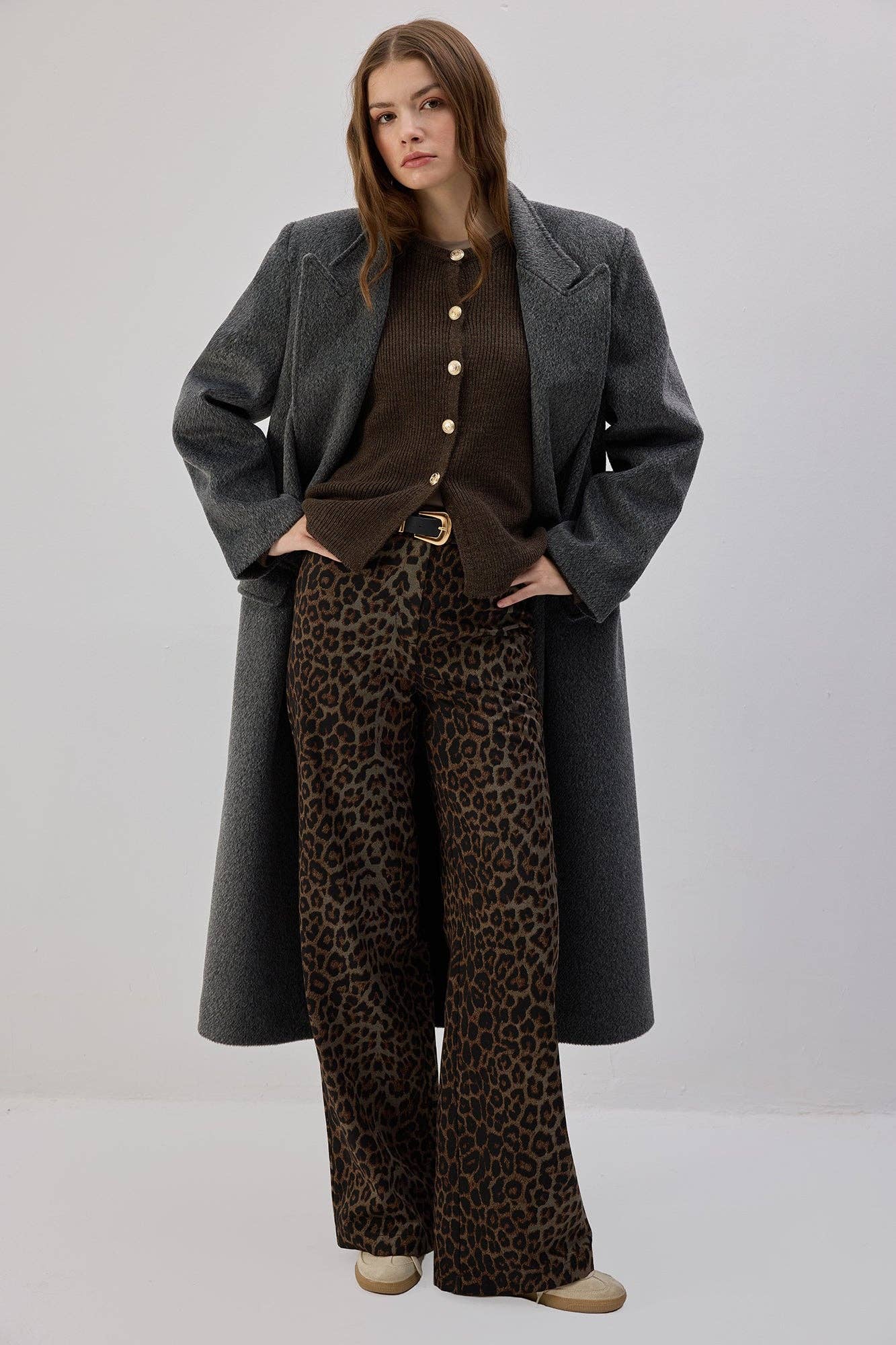 Cardigan corto con bottoni dorati