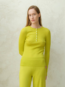 Maglione a costine in lana merino extra fine con bottoni