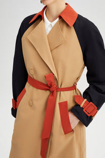 Trench color block con cintura