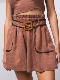 Shorts a vita alta con cintura
