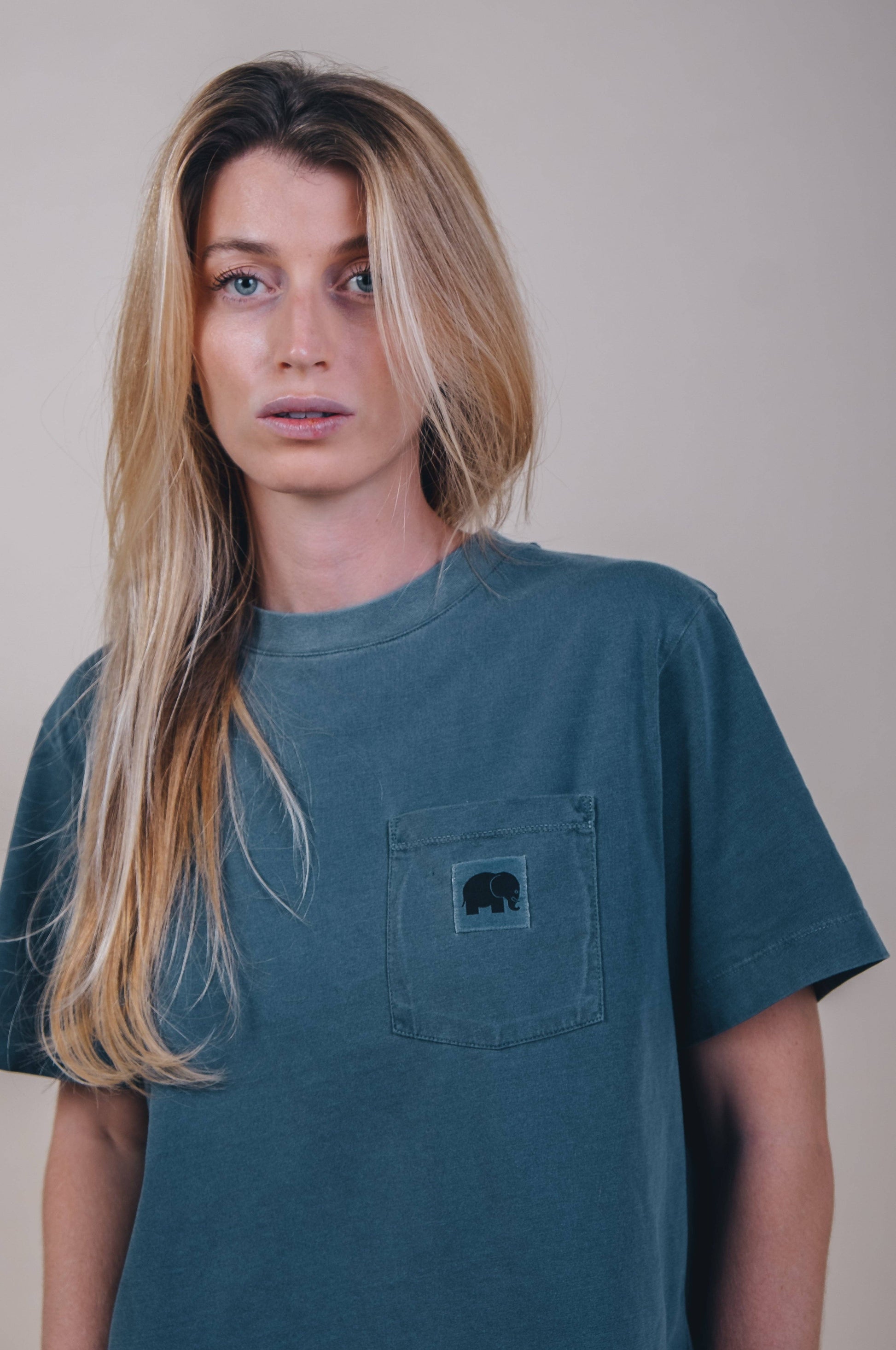T-shirt donna Garceta tinta a pigmenti verde olmo
