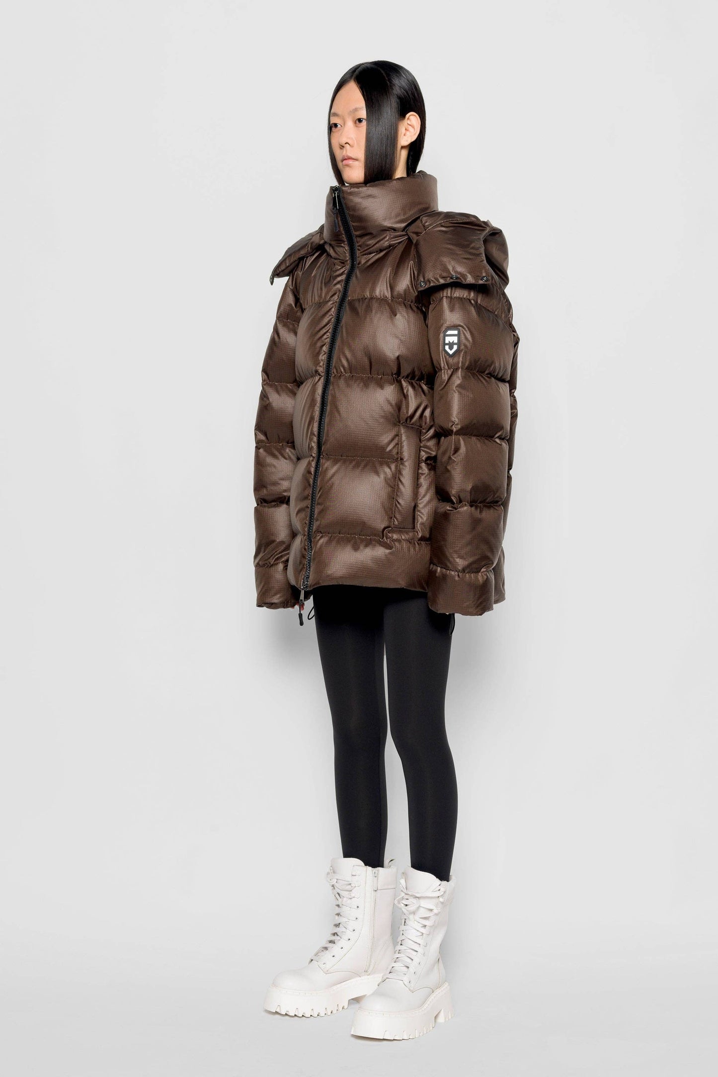 Piumino MAX con cappuccio removibile color cioccolato