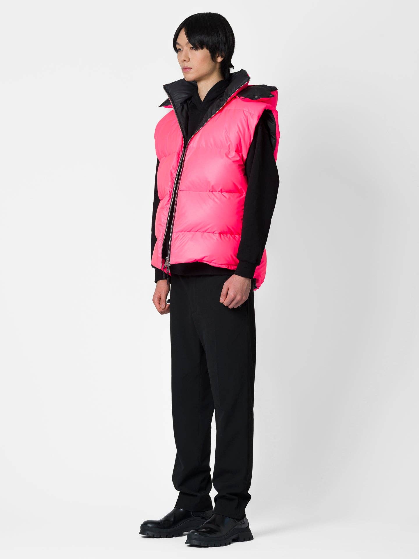 Gilet imbottito fluo con cappuccio removibile
