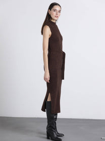 Abito midi in maglia a rete con cintura