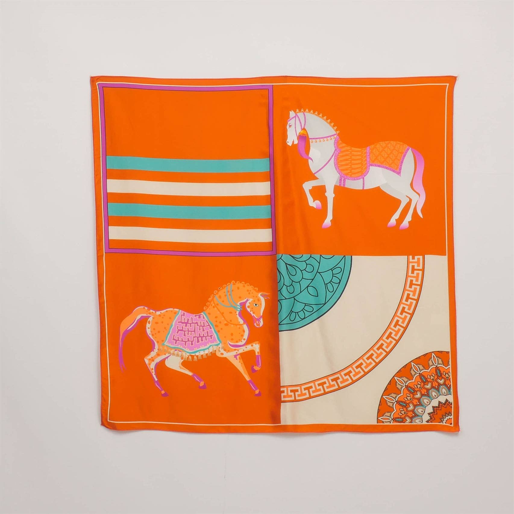 Foulard quadrato con stampa cavalli 80x80 cm