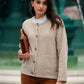 Cardigan in maglia beige con bottoni