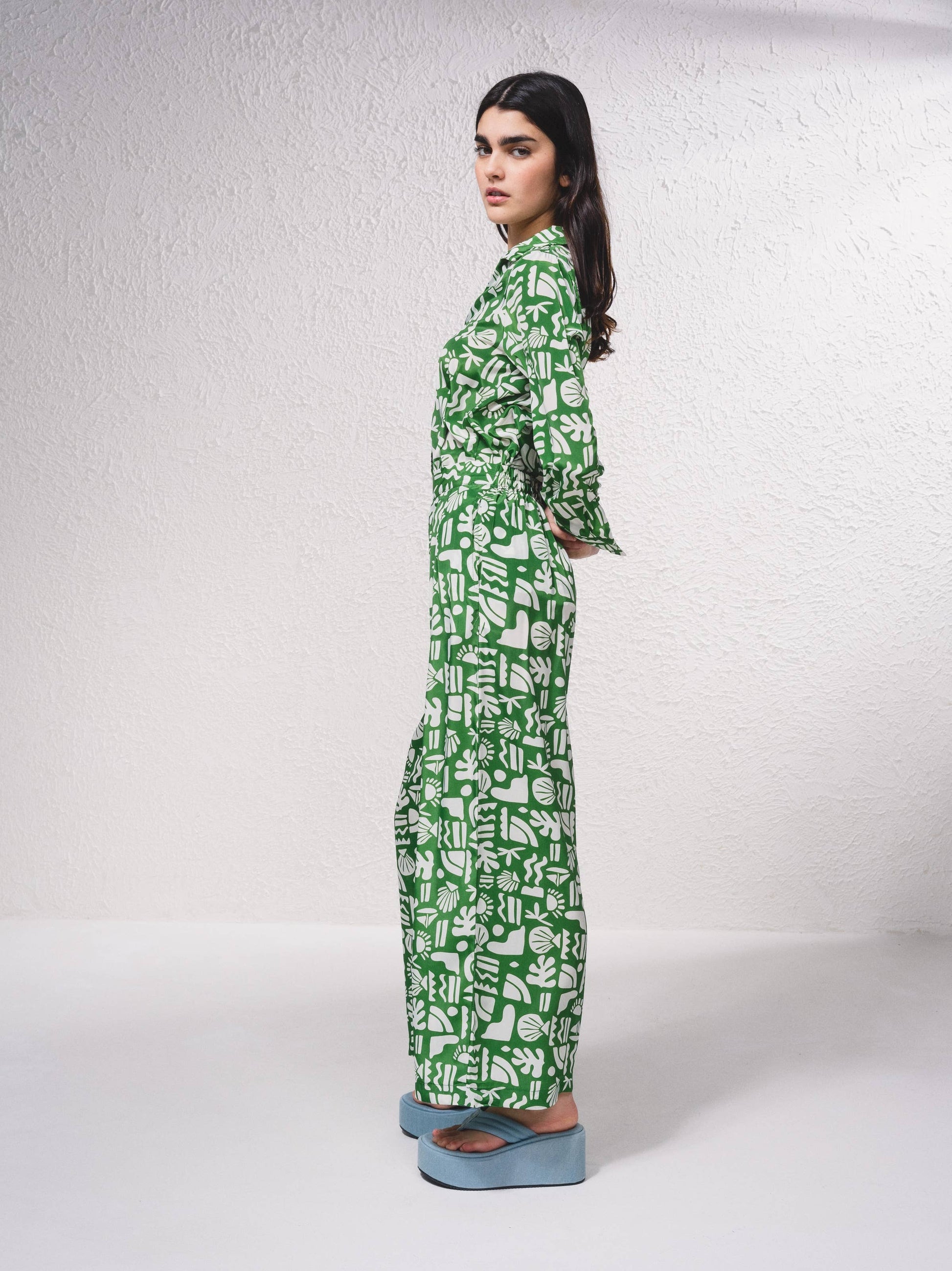 Pantaloni satinati a vita alta con stampa