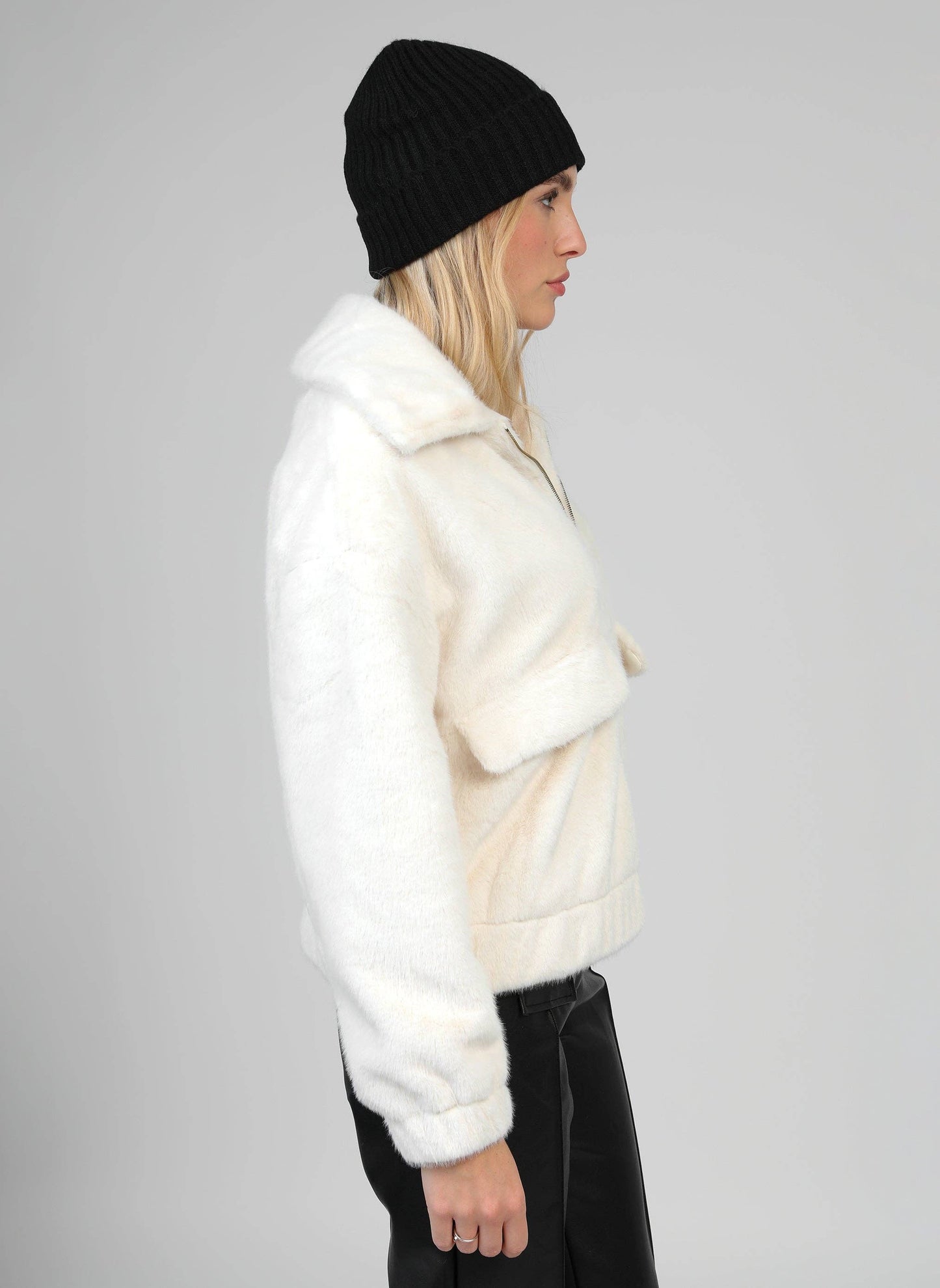 Giacca Candice in pelliccia sintetica con zip