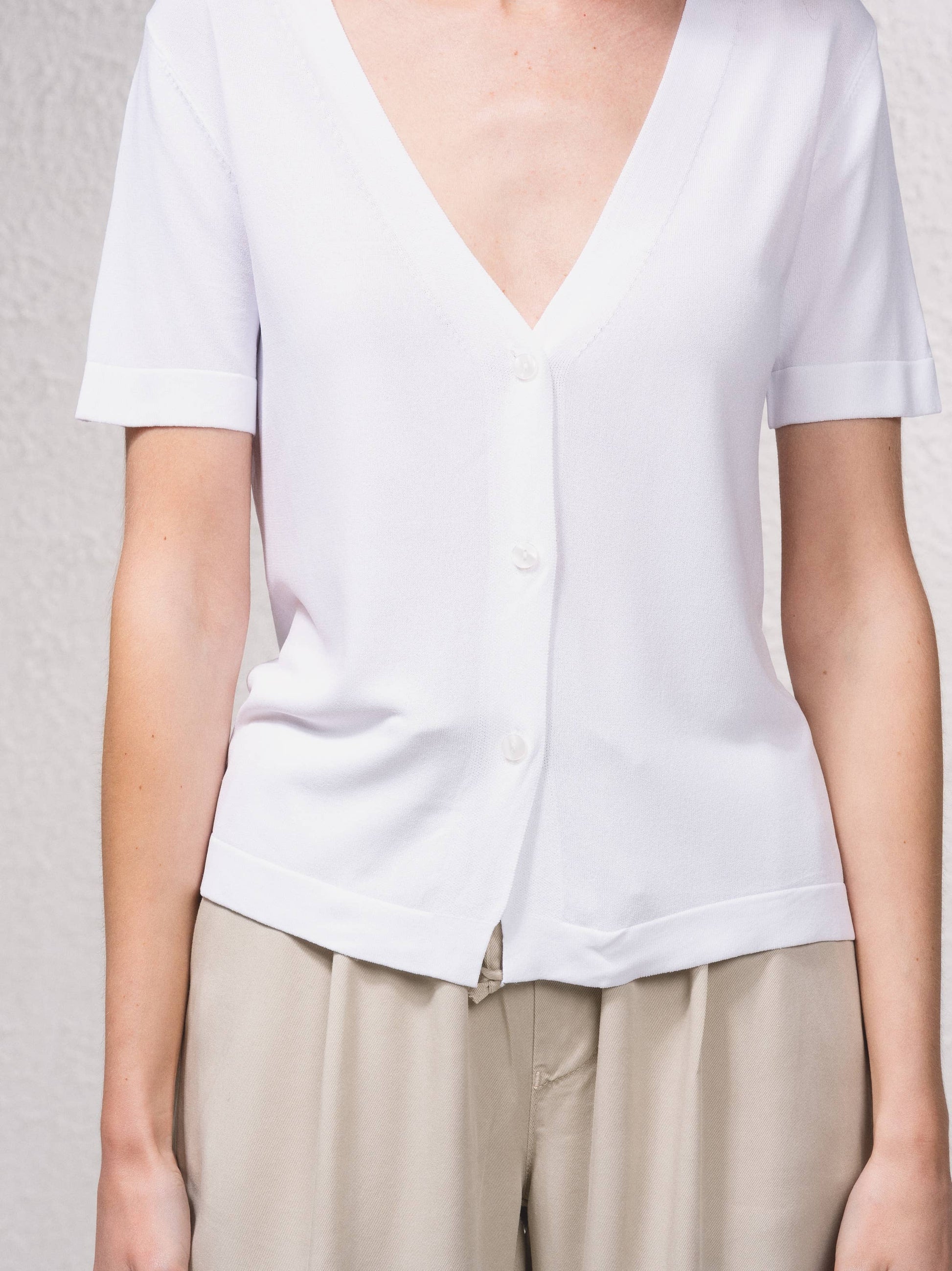 Cardigan in maglia fine con scollo a V e maniche corte