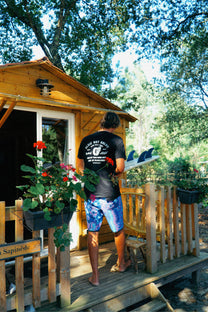 T-shirt nera Oldie in cotone biologico con stampa