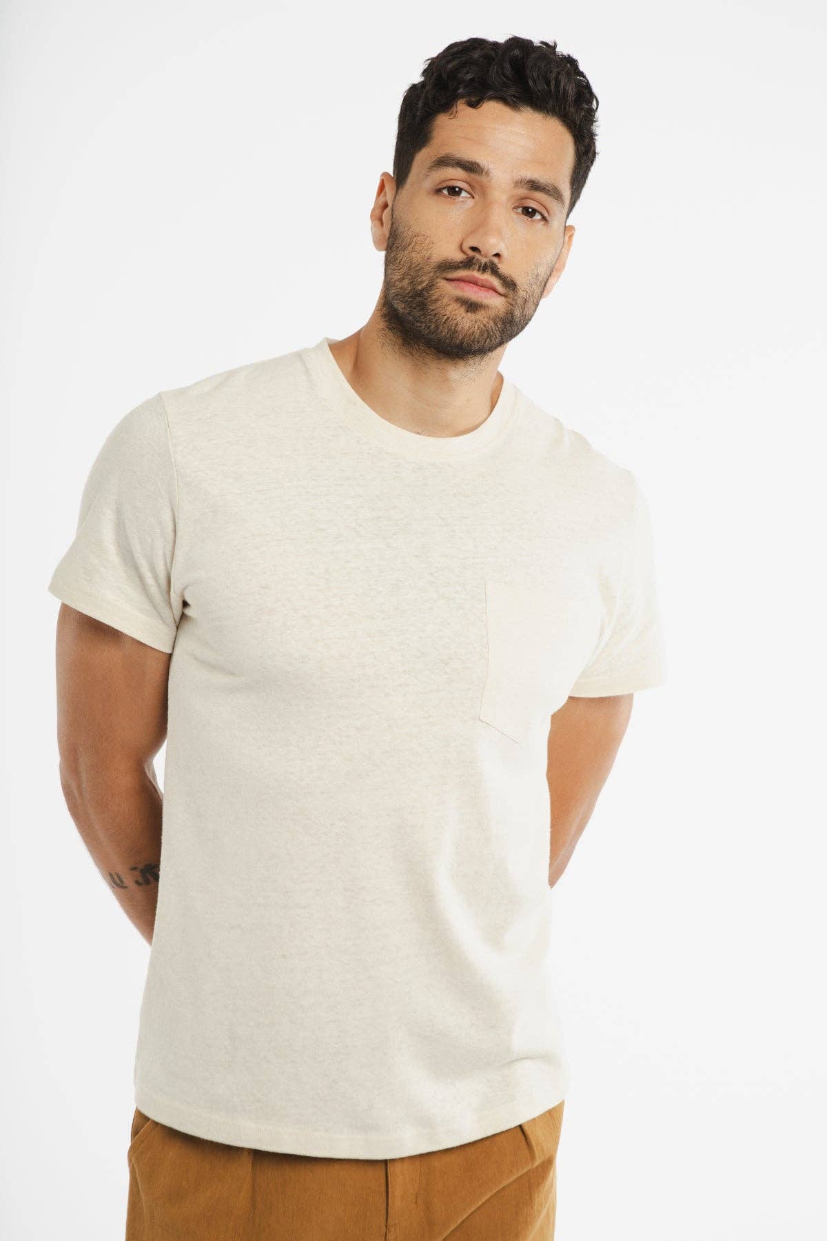 T-shirt uomo in canapa e cotone bio con taschino avorio