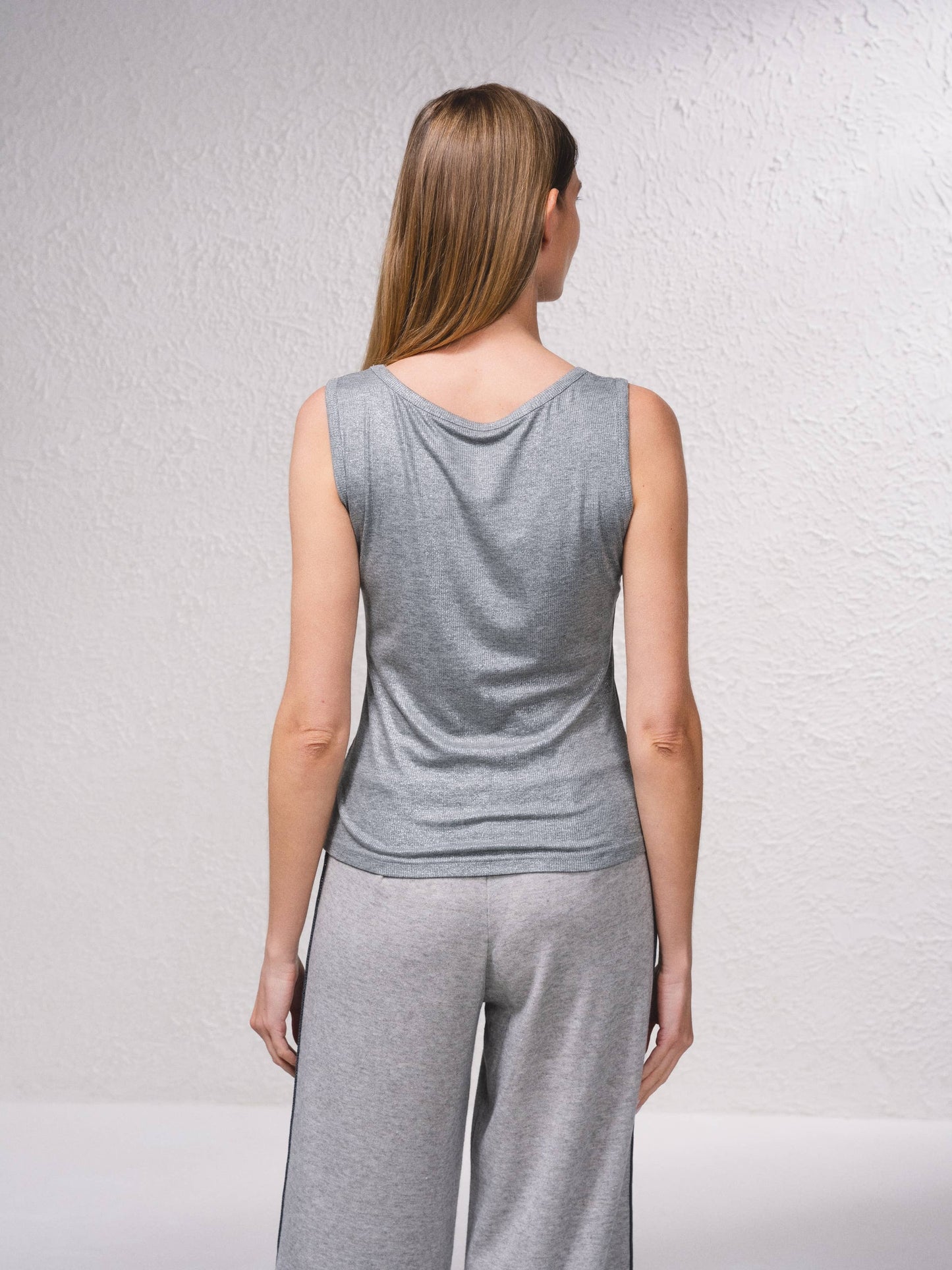 Top basic a canotta con scollo rotondo