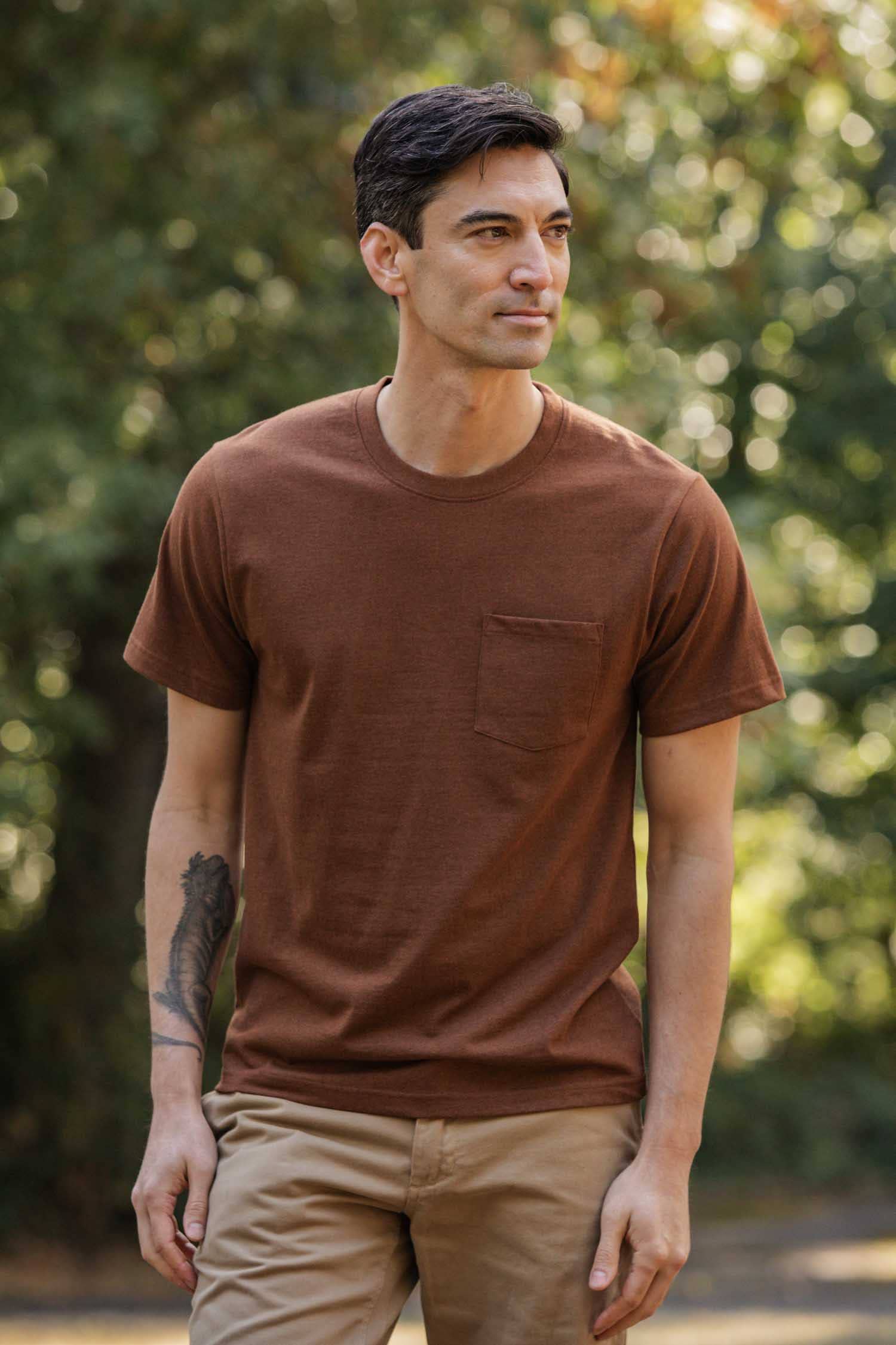 T-shirt riciclata con taschino bronzo