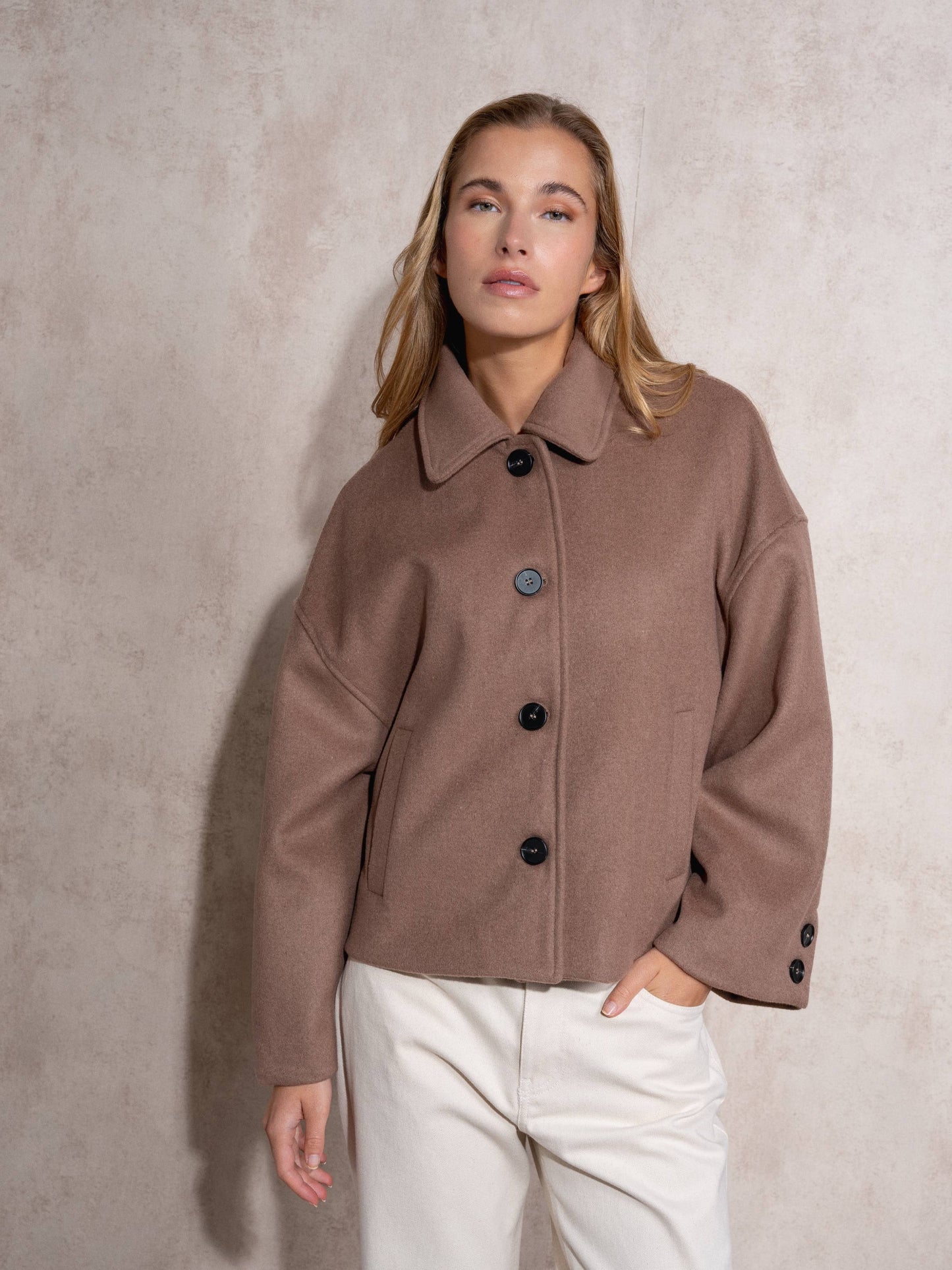 Cappotto corto oversize in misto lana