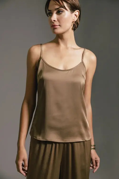 Top minimal con spalline regolabili e scollo quadrato
