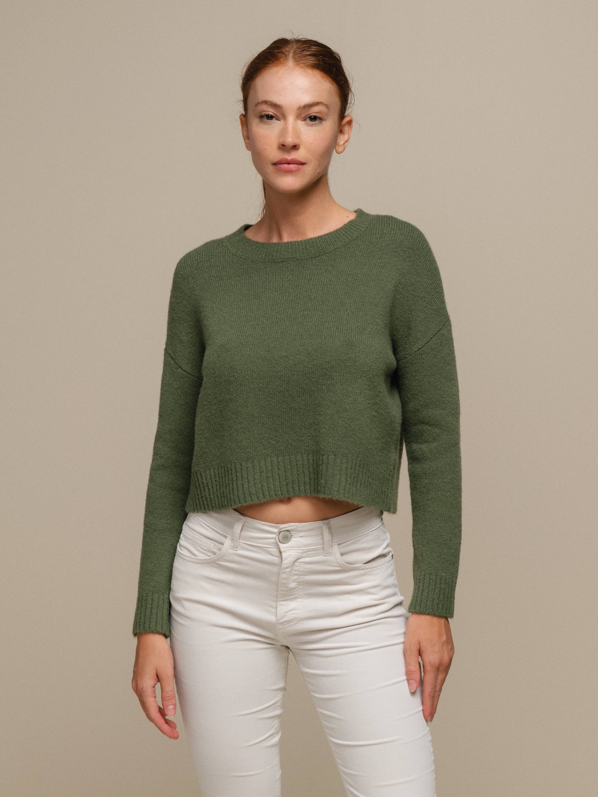 Maglione crop da donna in maglia morbida girocollo