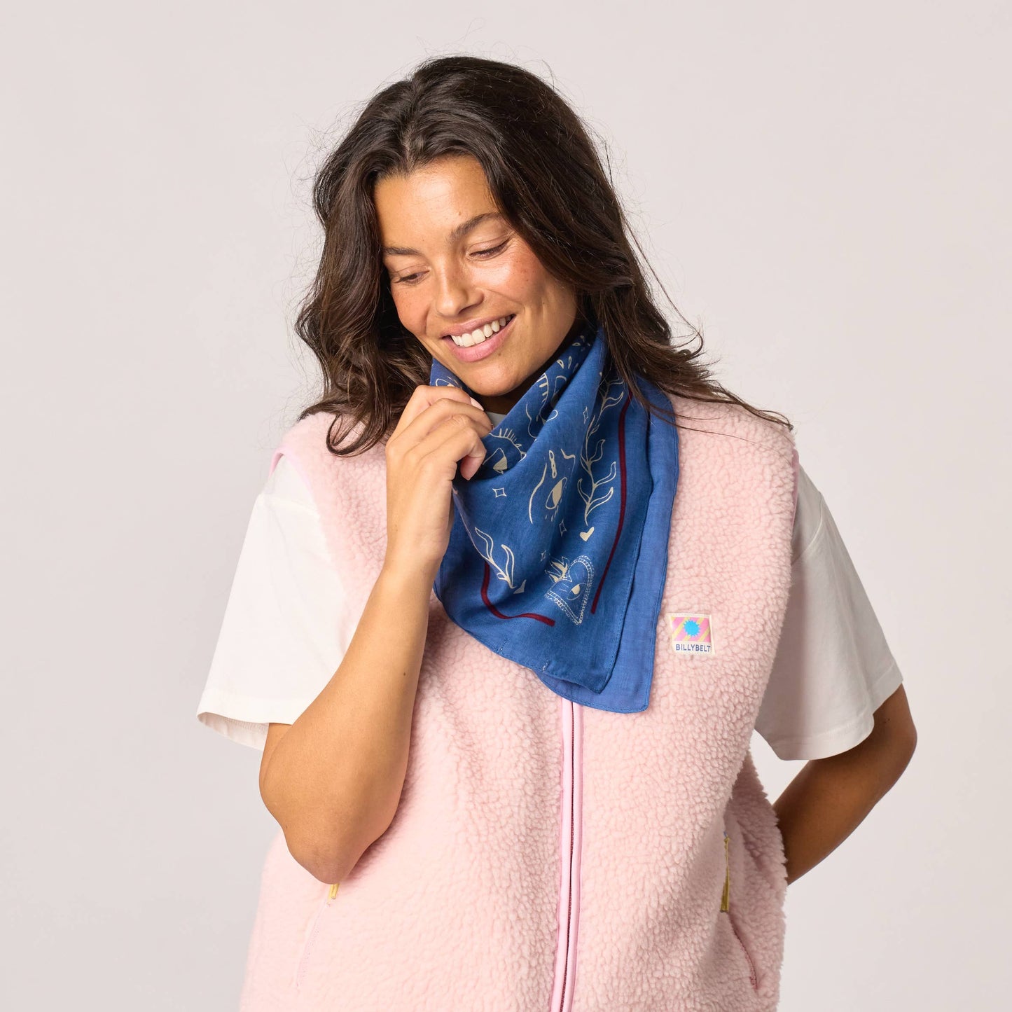 Piccolo foulard in cotone biologico con stampa grafica blu