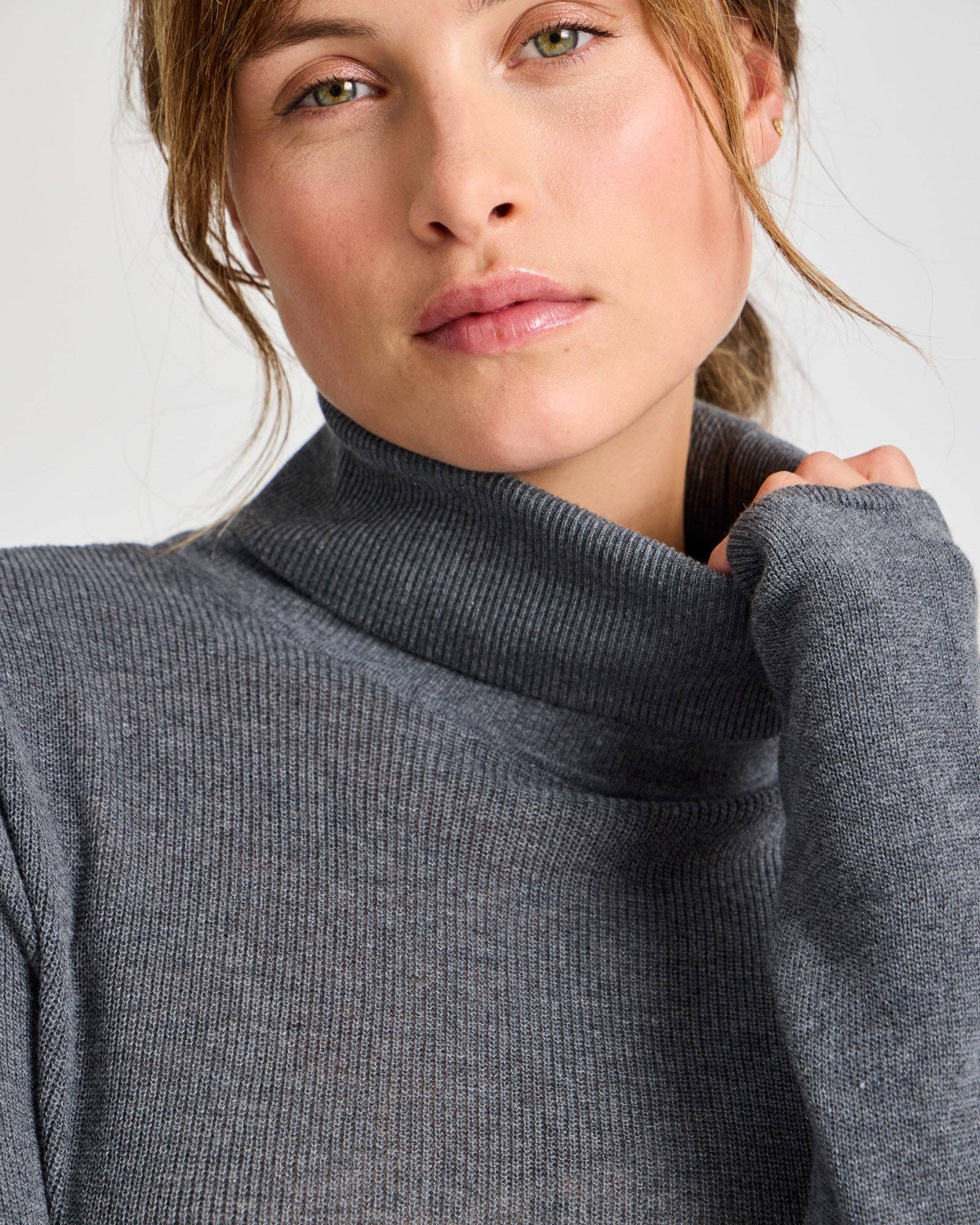 Maglia dolcevita in cotone biologico grigio scuro mélange