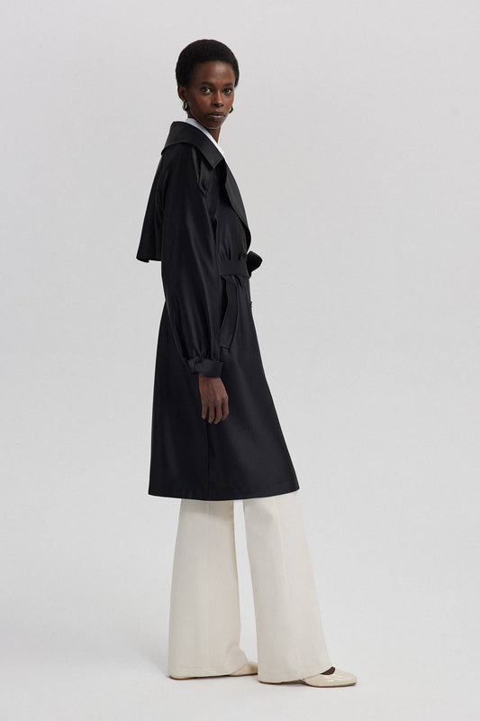 Cappotto trench effetto raso nero con cintura
