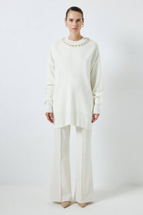 Maglione con collo di perle