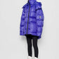 Giacca imbottita viola con cappuccio staccabile e piumino d’oca riciclato