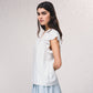 Blusa fluida con scollo a V e maniche arricciate