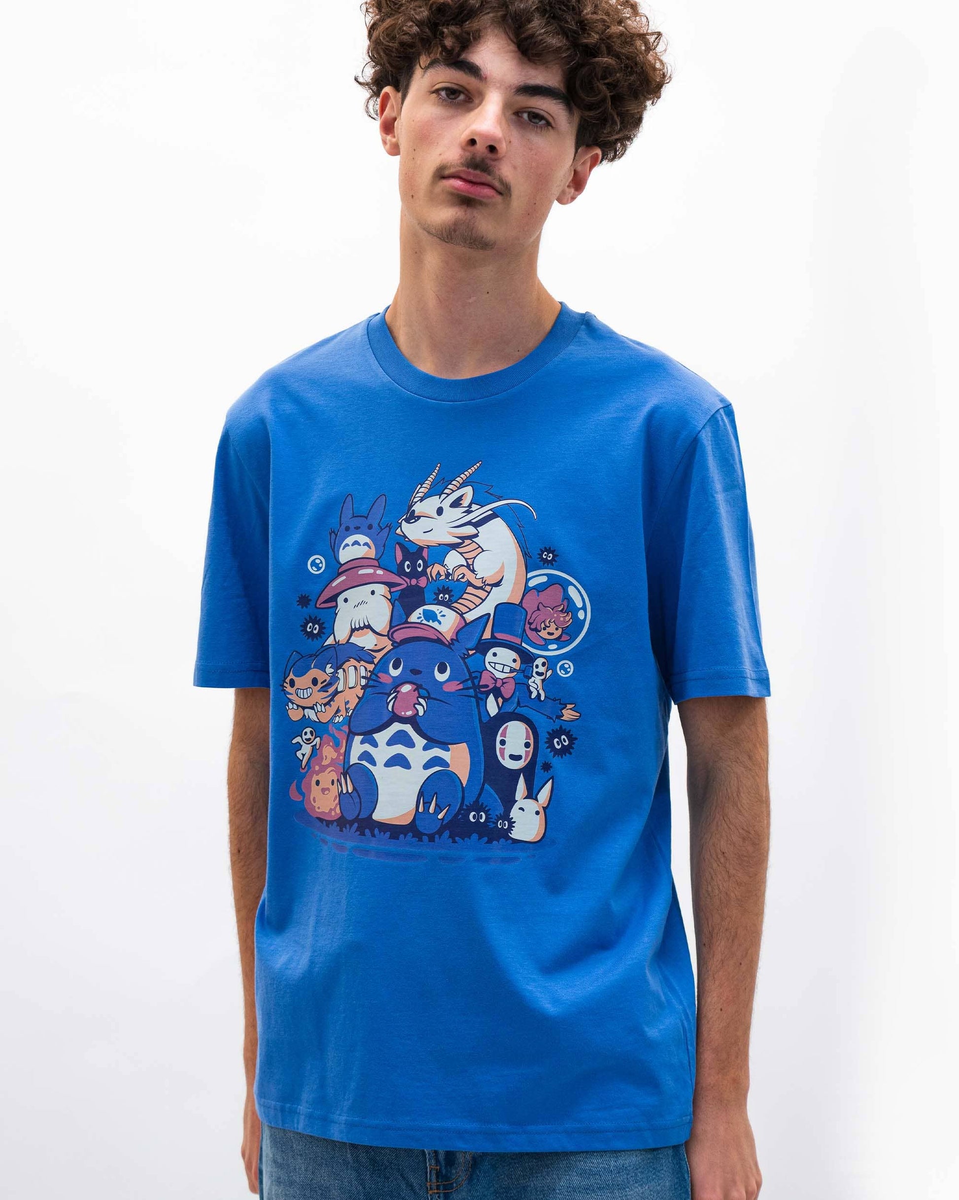 T-shirt con grafica Creatures Spirits & Friends