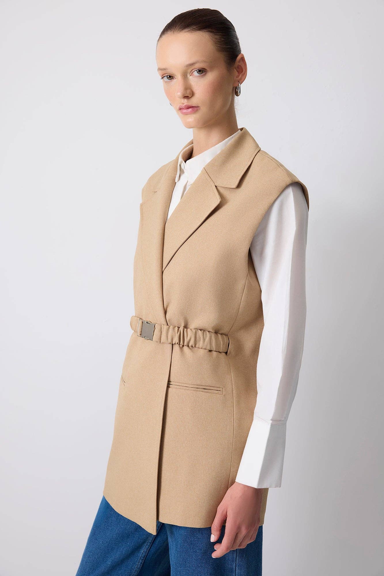 Gilet doppiopetto beige con cintura