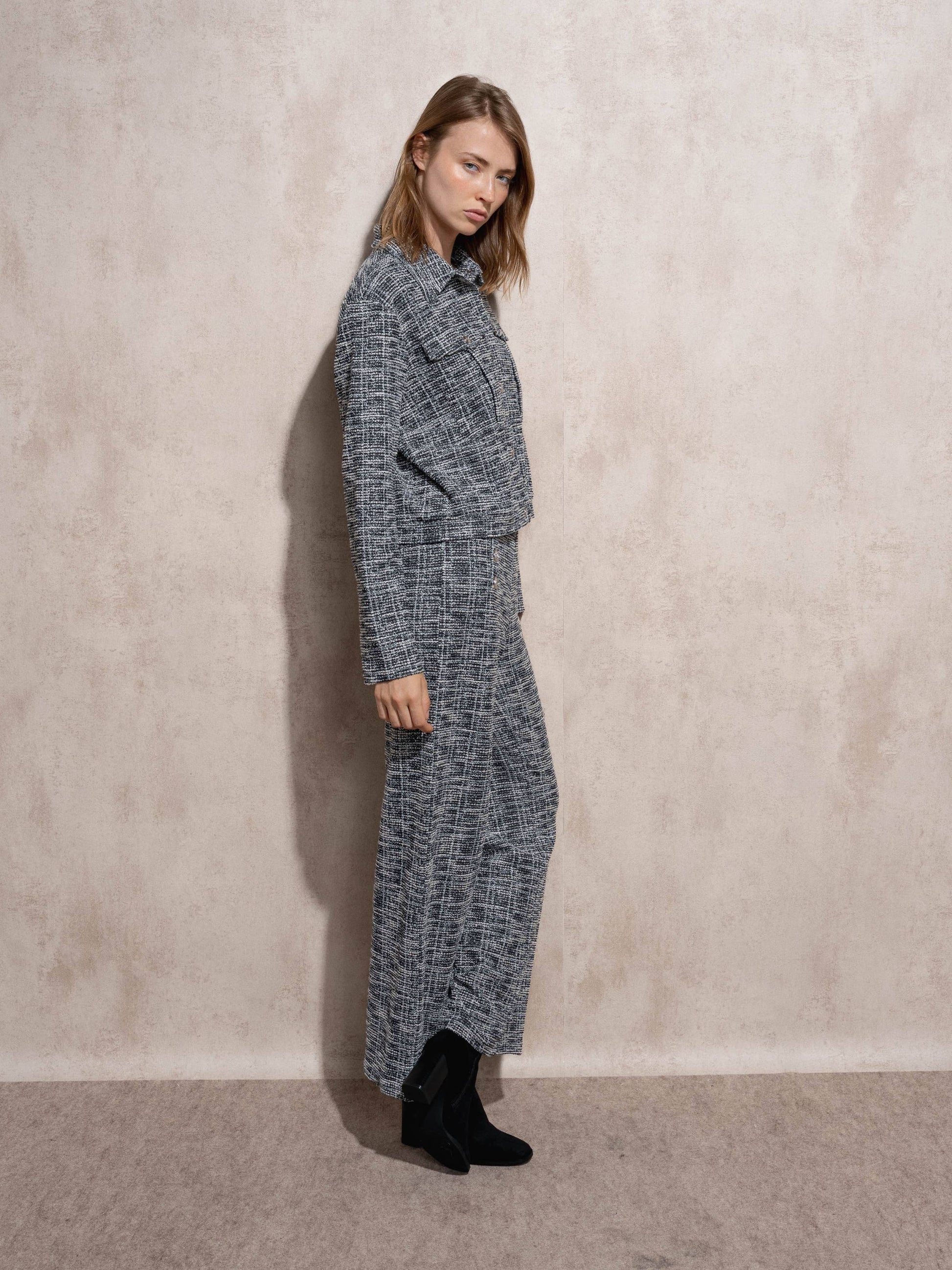 Pantaloni fluidi a gamba ampia con bottoni