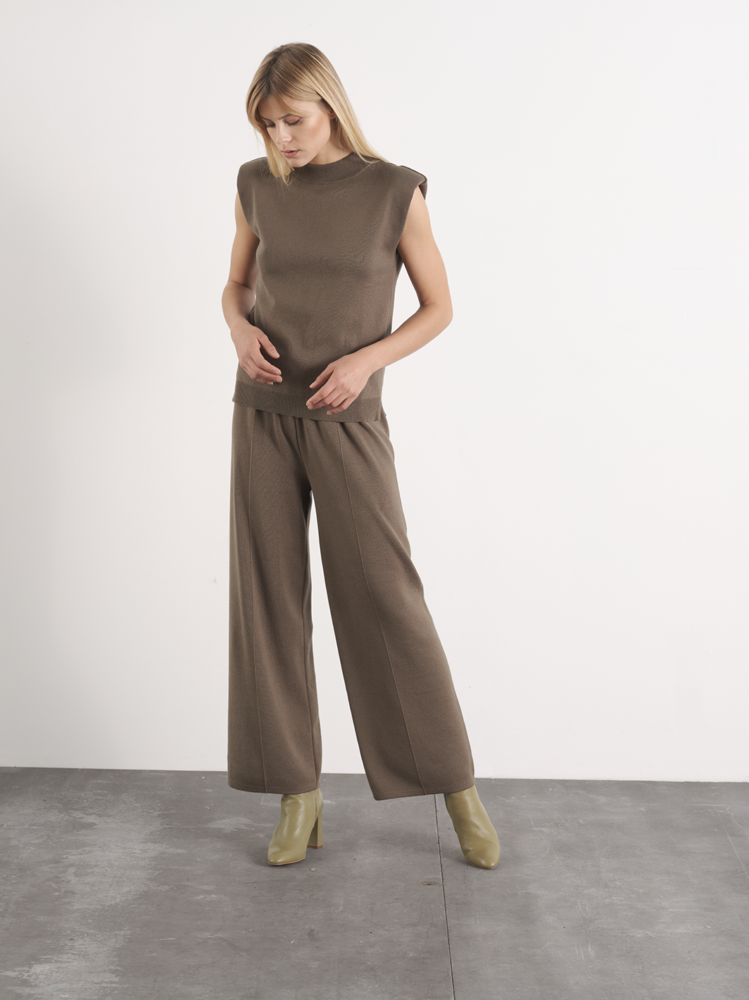 Canotta in maglia con spalle strutturate