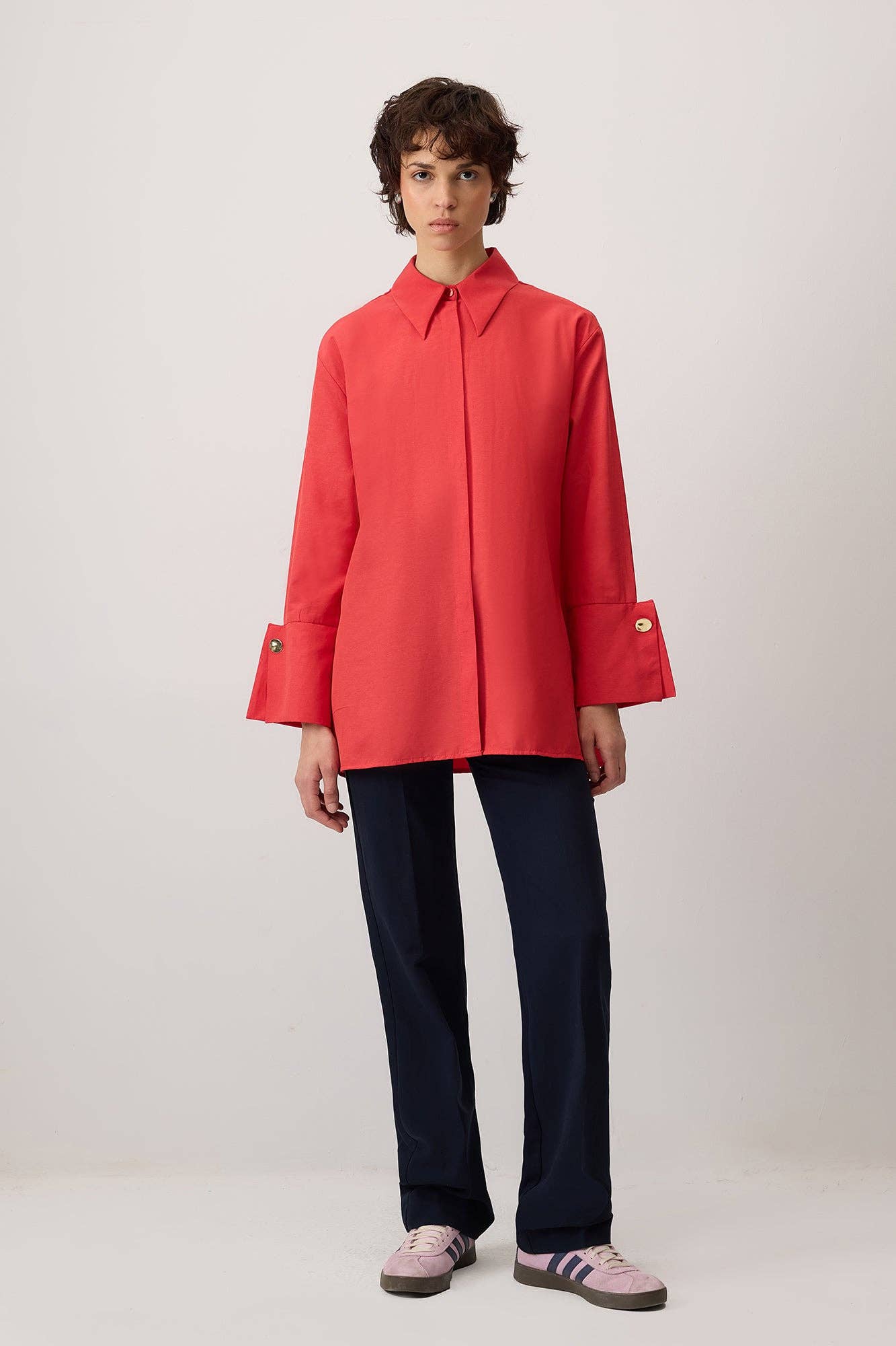 Camicia in popeline con polsini ampi