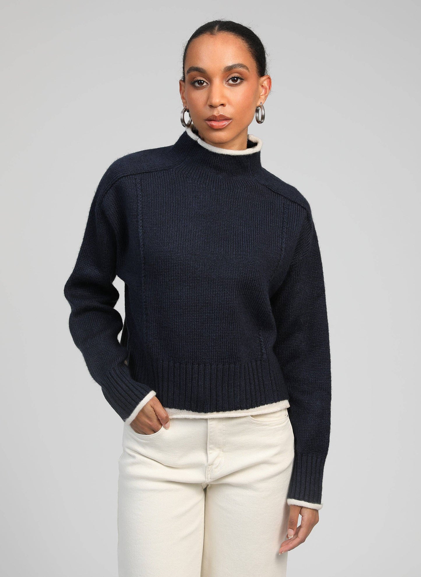 Maglione Lazario blu marino a collo alto