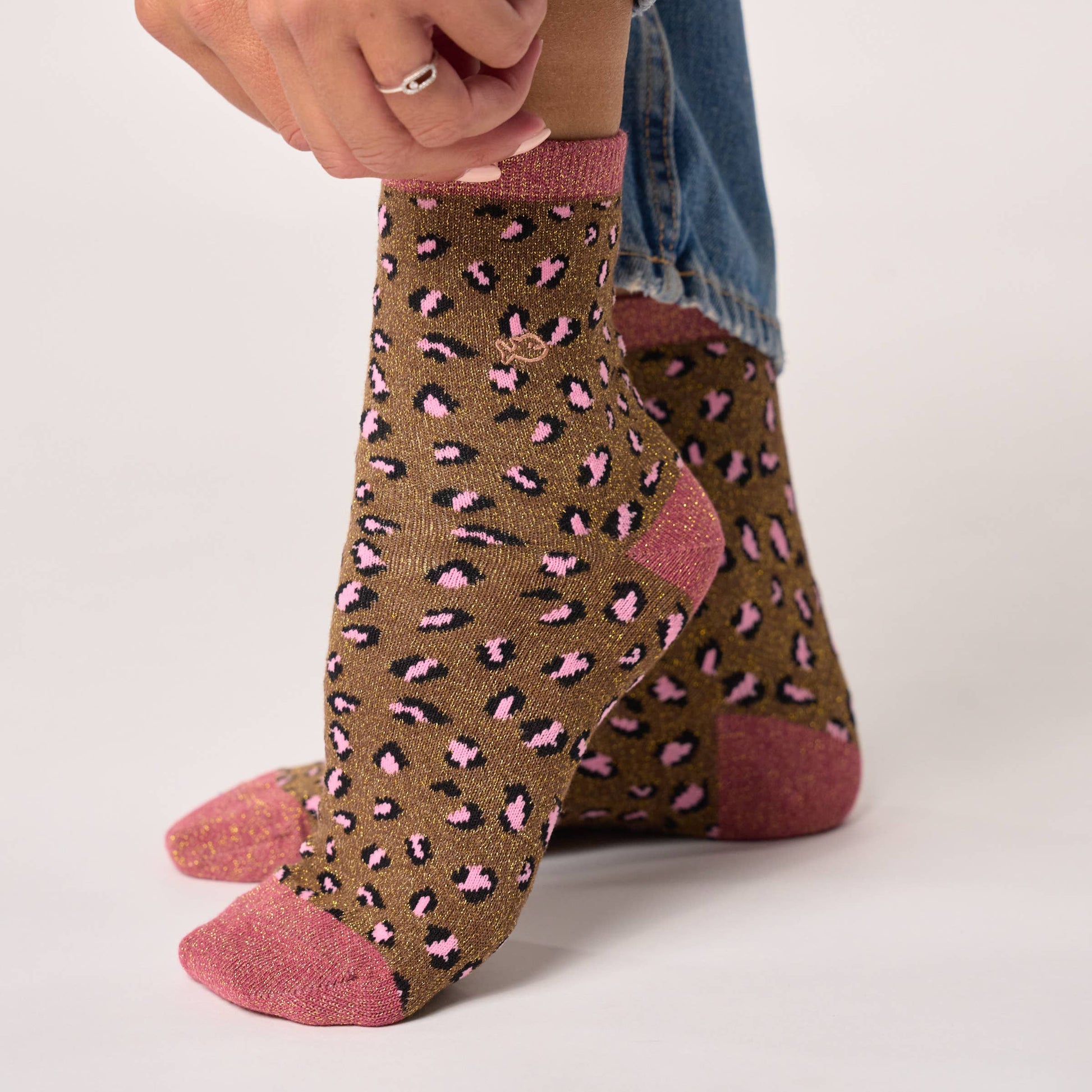 Calzini glitterati leopardati in cotone pettinato marrone e rosa