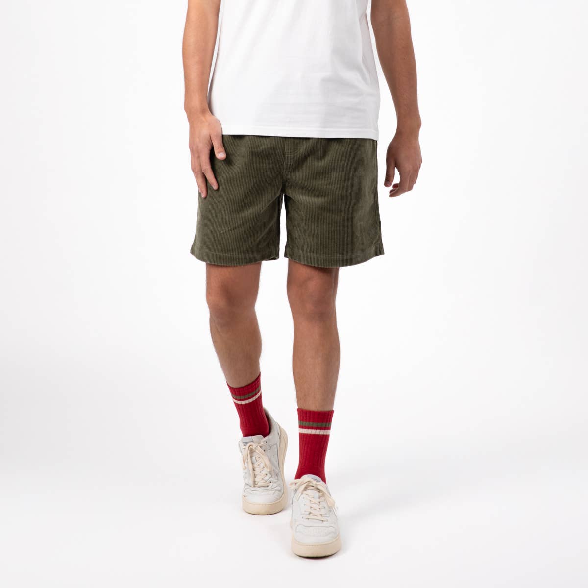 Pantaloncini in velluto a coste con coulisse elasticizzata verde