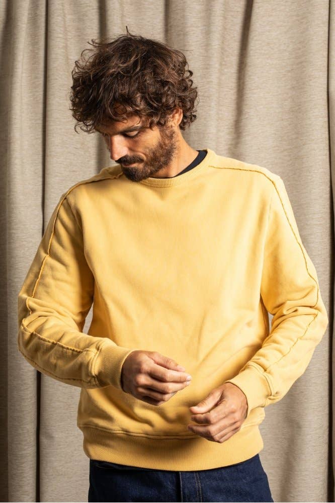 Felpa Bizz oro con maxi stampa sul retro
