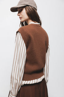 Gilet in maglia rasata girocollo