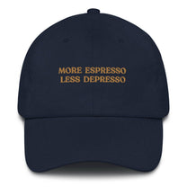 Cappellino Dad Hat in cotone con ricamo “More Espresso Less Depresso”